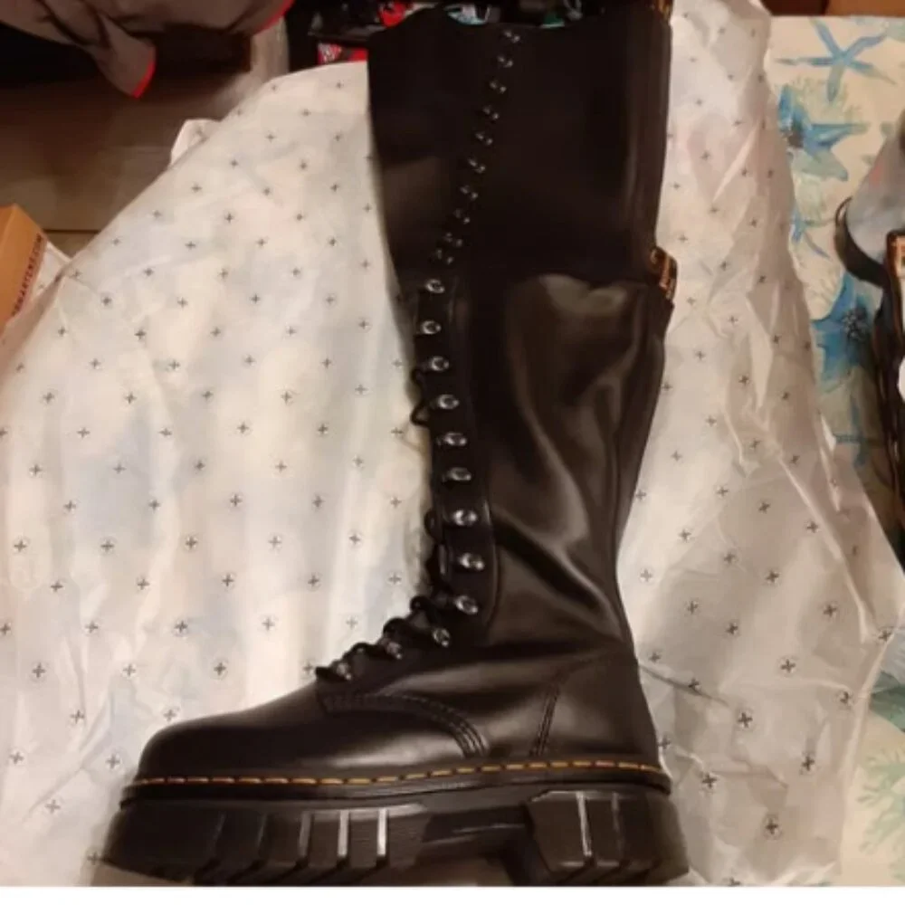 COSPLAY RARE Dr. Martens 22-Eye All Leather Thigh-high Platform Boots Size11 NIB - Picture 9 of 13